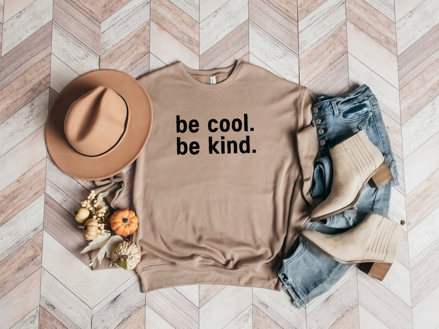 Be Cool. Be Kind. - Sweatshirt - Tan